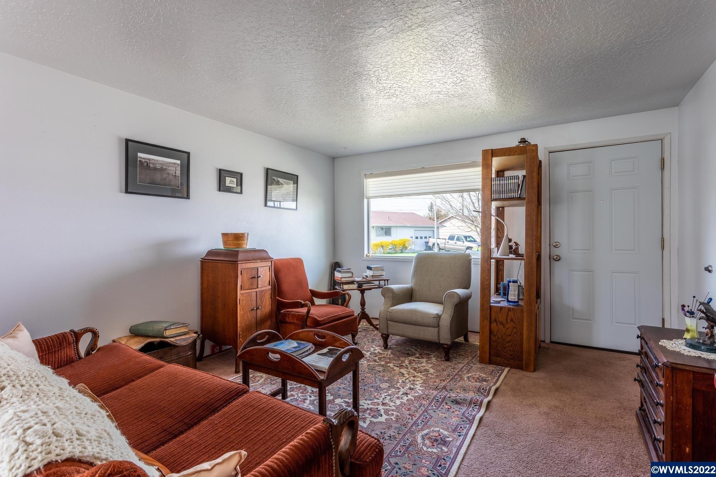 Thompson Rd, Woodburn, OR 97071