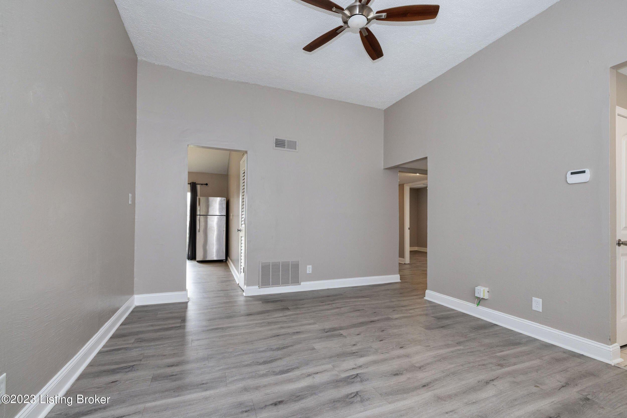 Tennis Blvd, Louisville, KY 40272