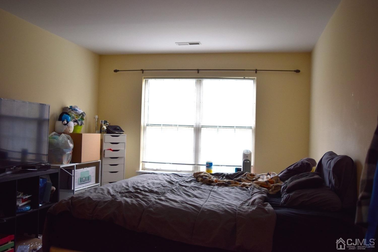 Walden Cir, Robbinsville, NJ 08691