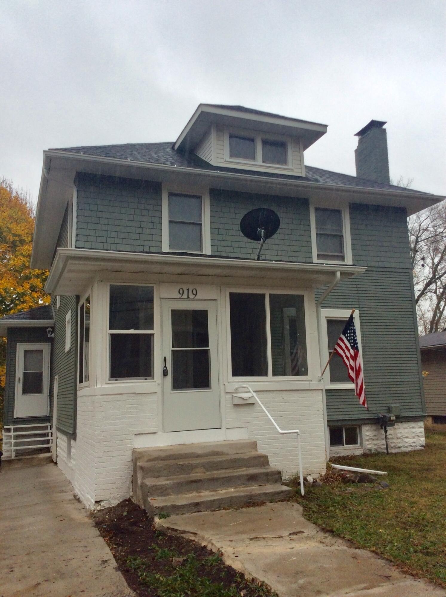 Orchard Pl, Jackson, MI 49203