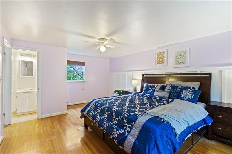 Pinewood Dr, Pittsburgh, PA 15243