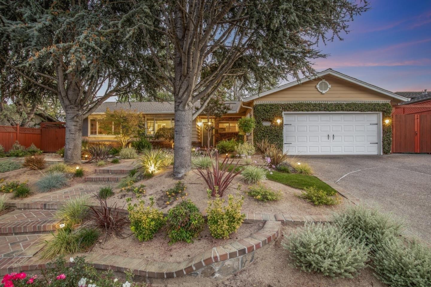 Perego Way, Saratoga, CA 95070