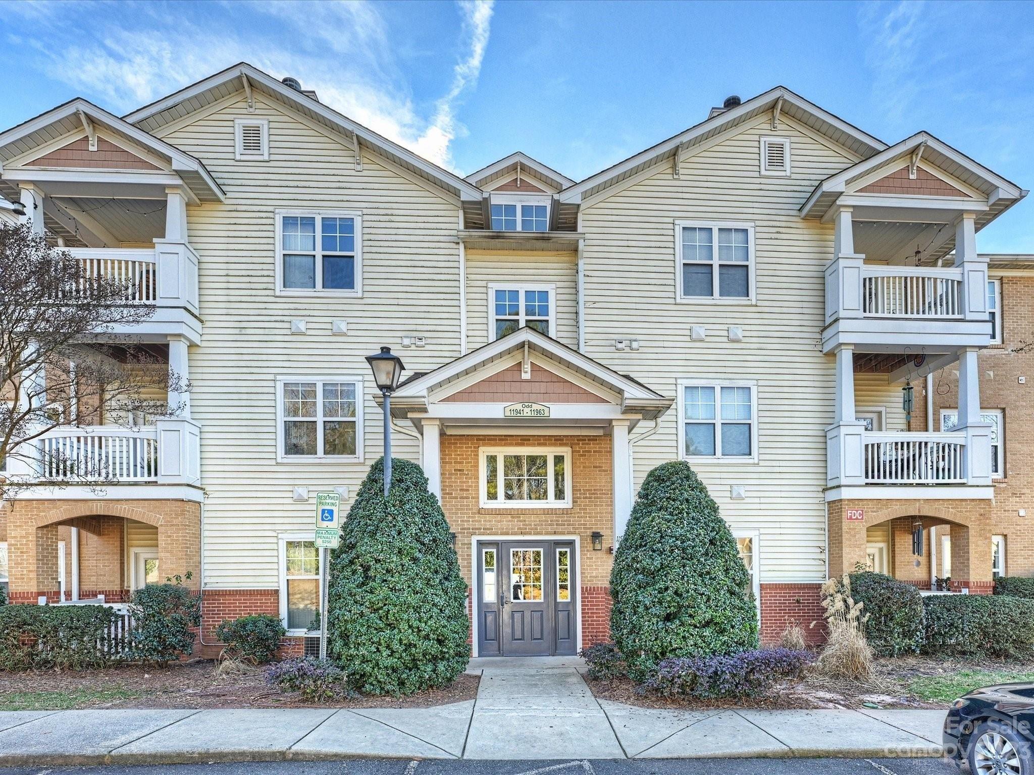 Ridgeway Park Dr, Charlotte, NC 28277
