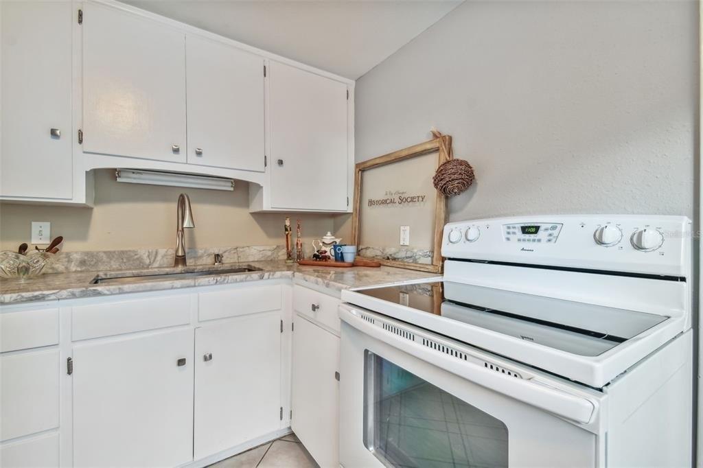 Lexington St, Dunedin, FL 34698