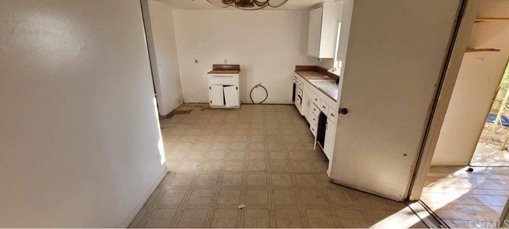 11th Ave, Hesperia, CA 92345
