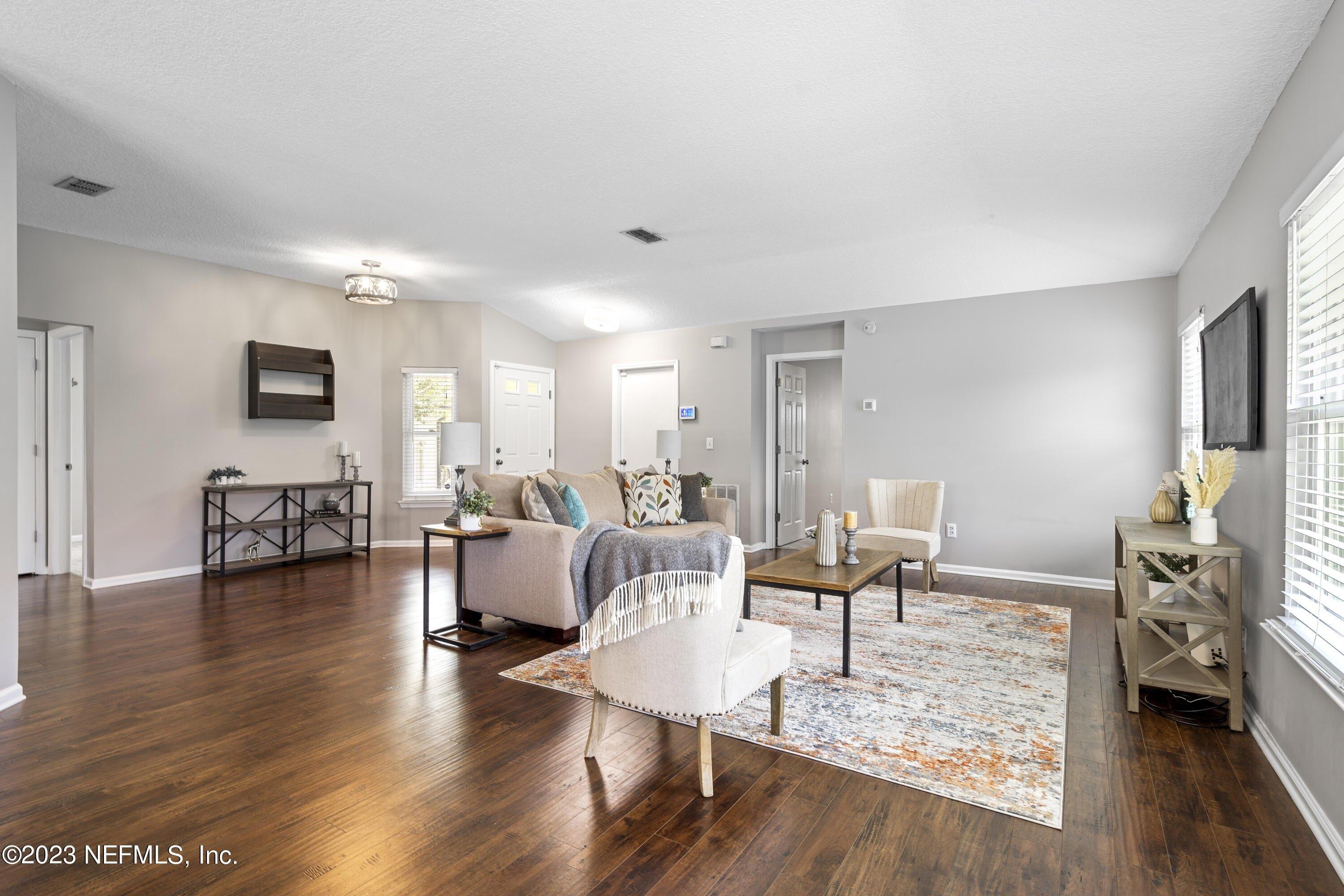 Silent Brook Trl, Jacksonville, FL 32225