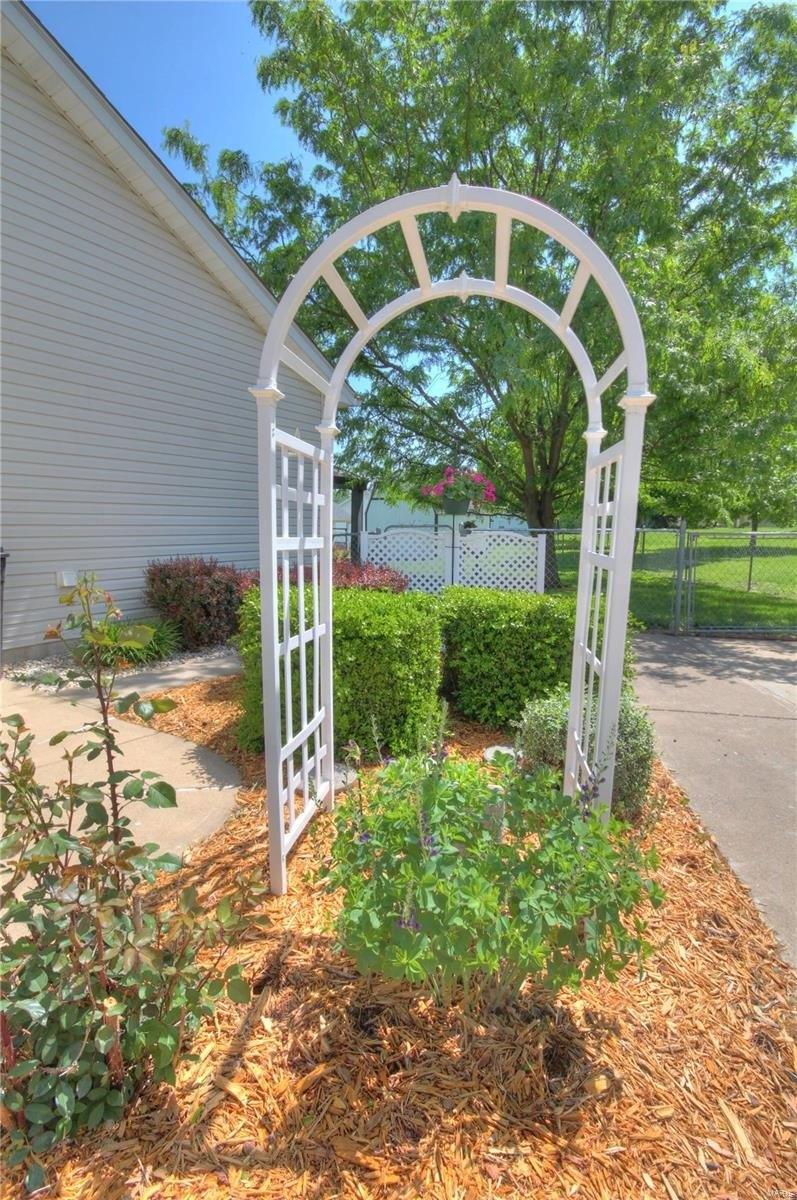 Old Troy Rd, Winfield, MO 63389