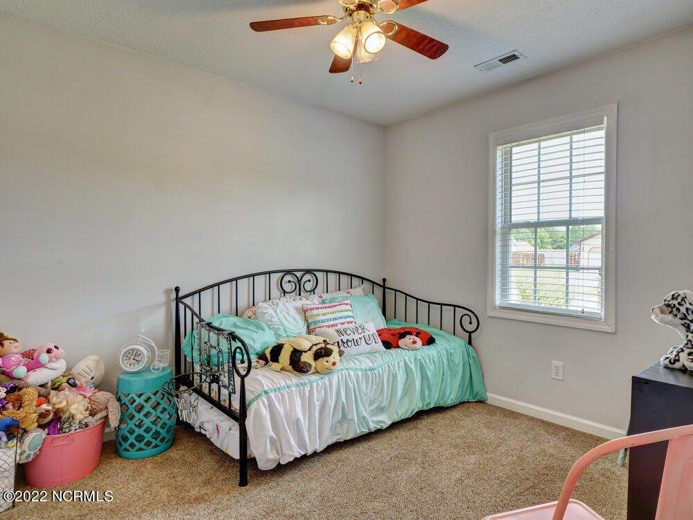 Parnell Rd, Hubert, NC 28539