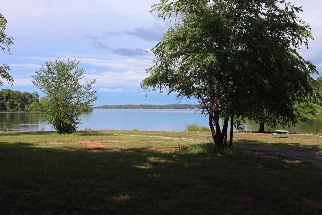 Campbells Ln, Clarksville, VA 23927