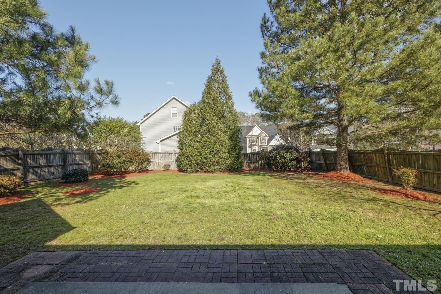 Braxman Ln, Holly Springs, NC 27540
