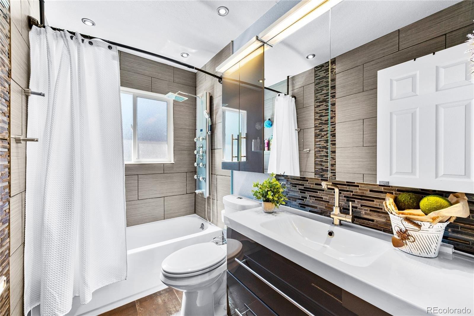 S Eldridge Ct, Lakewood, CO 80228