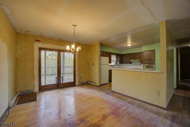 Stoney Brook Ln, Oak Ridge, NJ 07438
