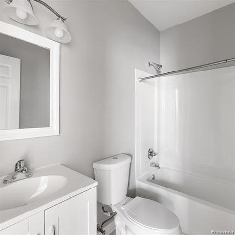 8th St, Port Huron, MI 48060