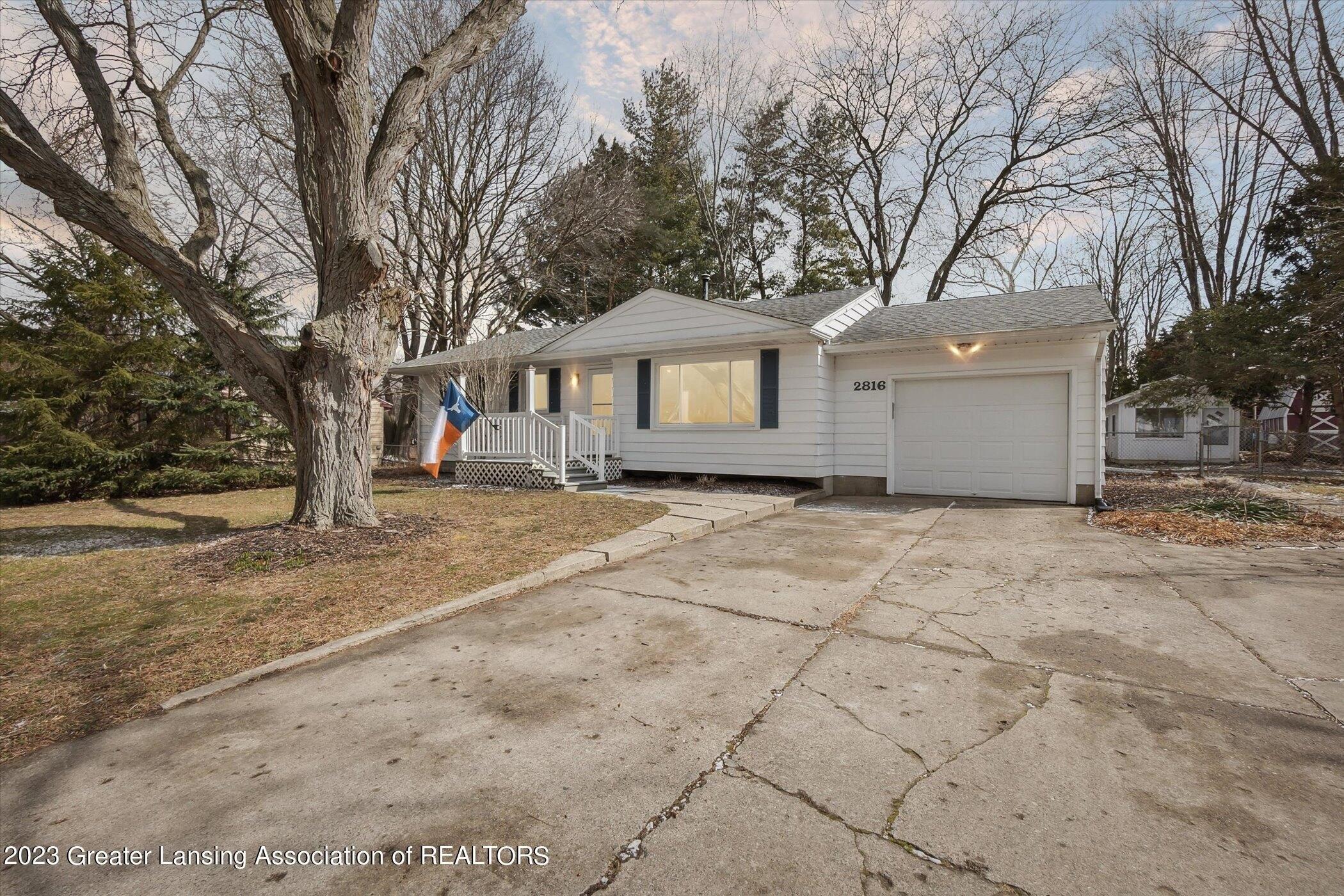 Memory Ln, Lansing, MI 48911
