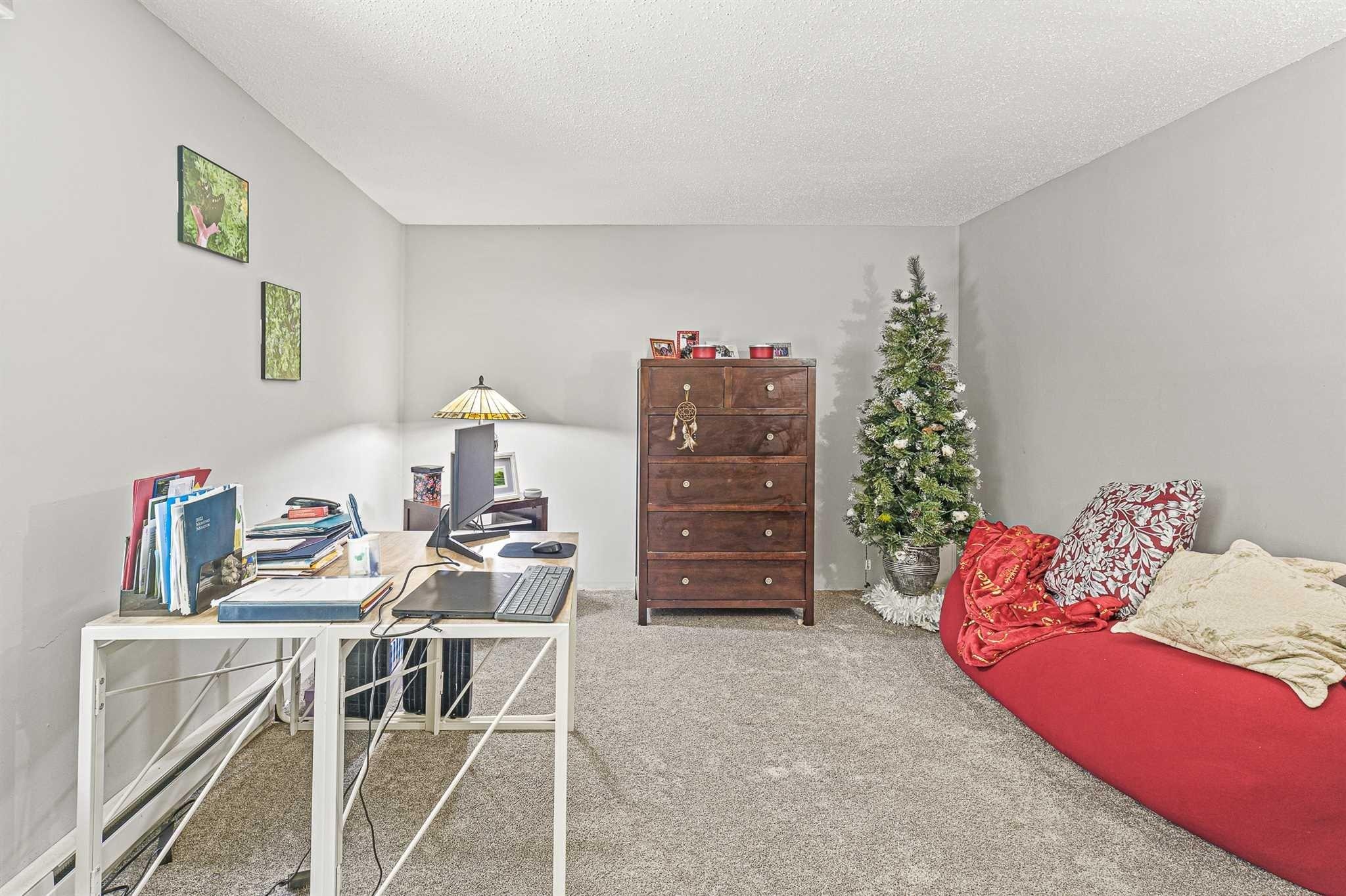 Wendy Dr, Poughquag, NY 12570