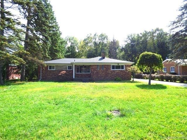 Sylvanwood Dr, Troy, MI 48085