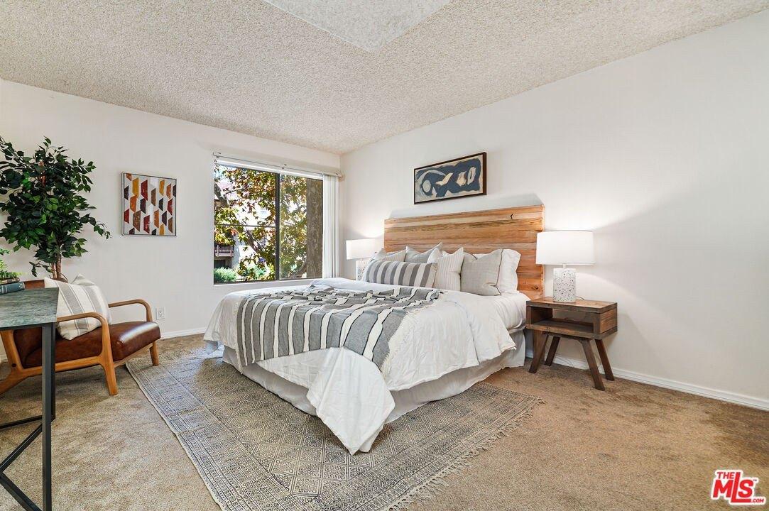 Summertime Ln, Culver City, CA 90230