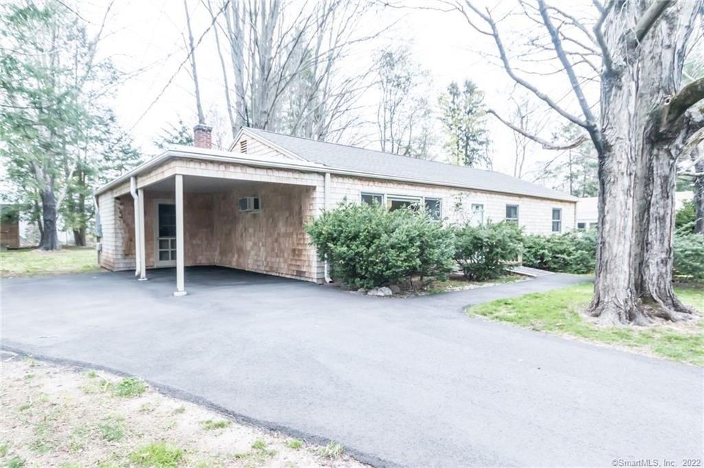 Woodbridge Rd, Glastonbury, CT 06033