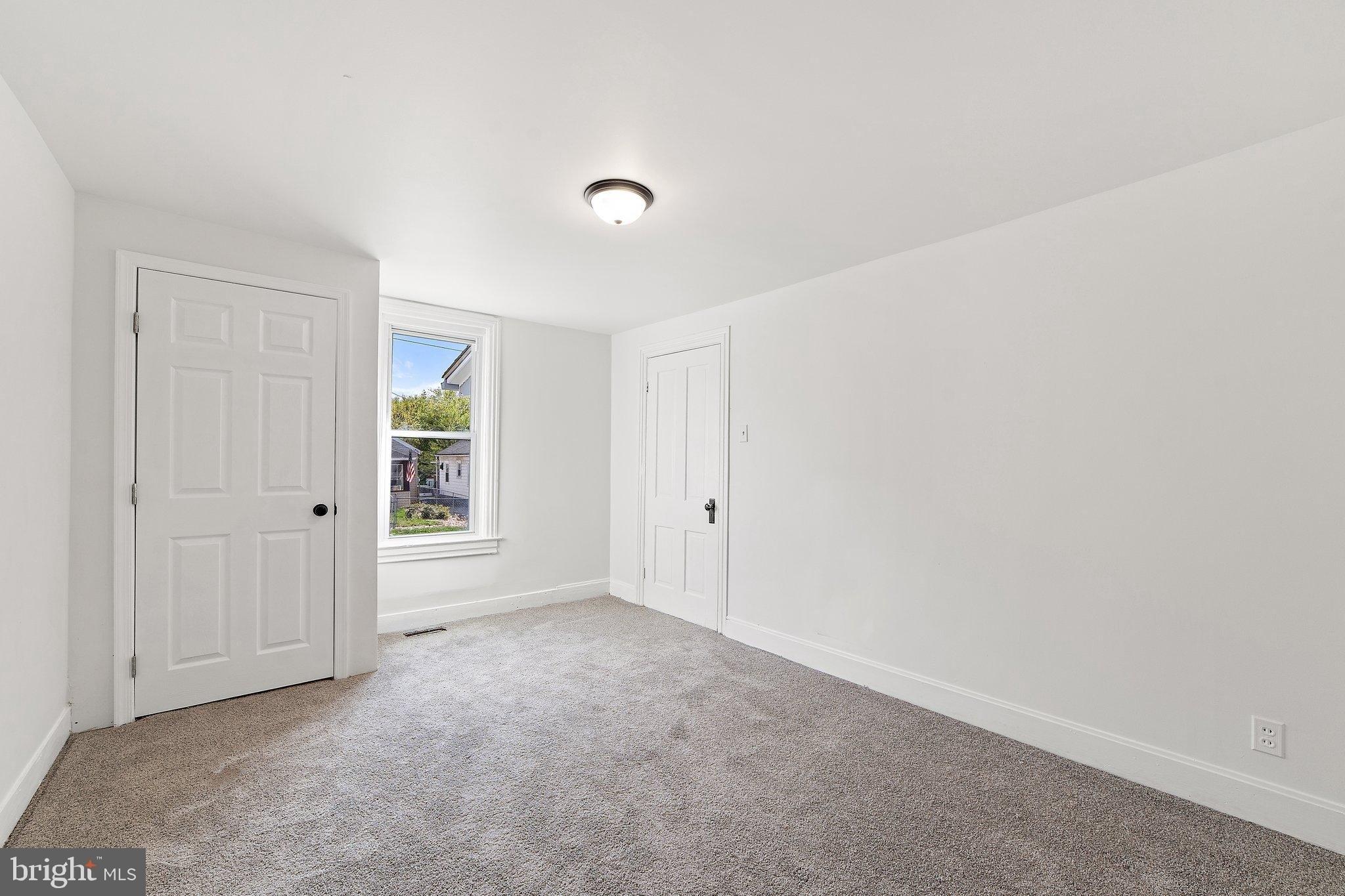 Woodbury Ave, Martinsburg, WV 25404