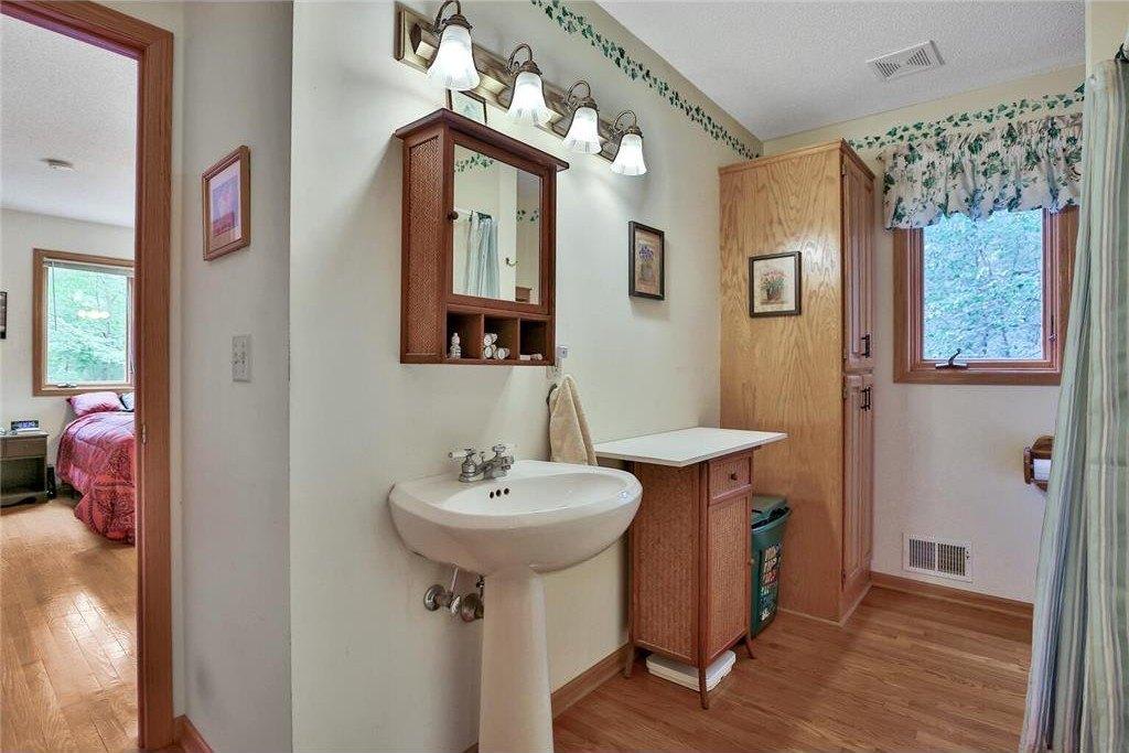 320th Ave Nw, Cambridge, MN 55008