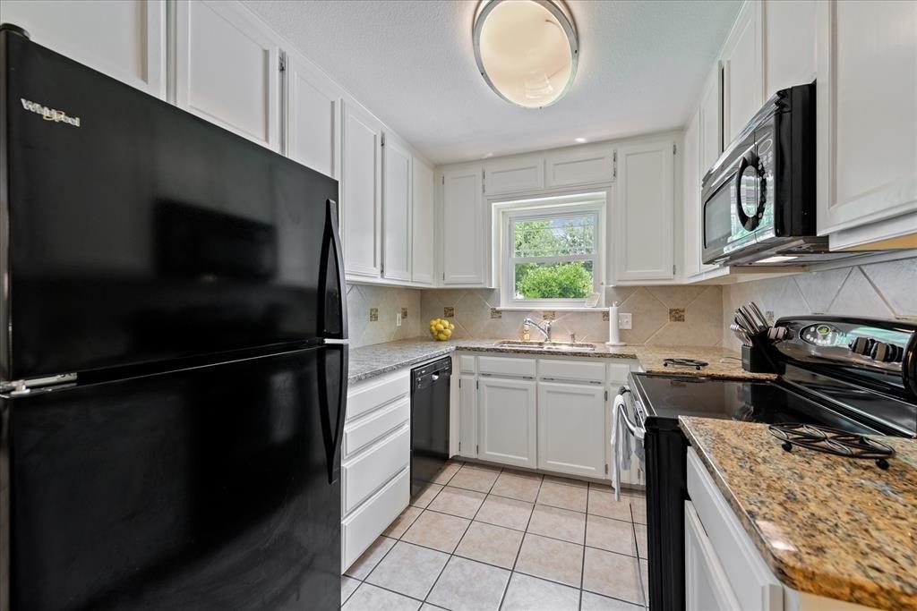 Travis St, Keller, TX 76248