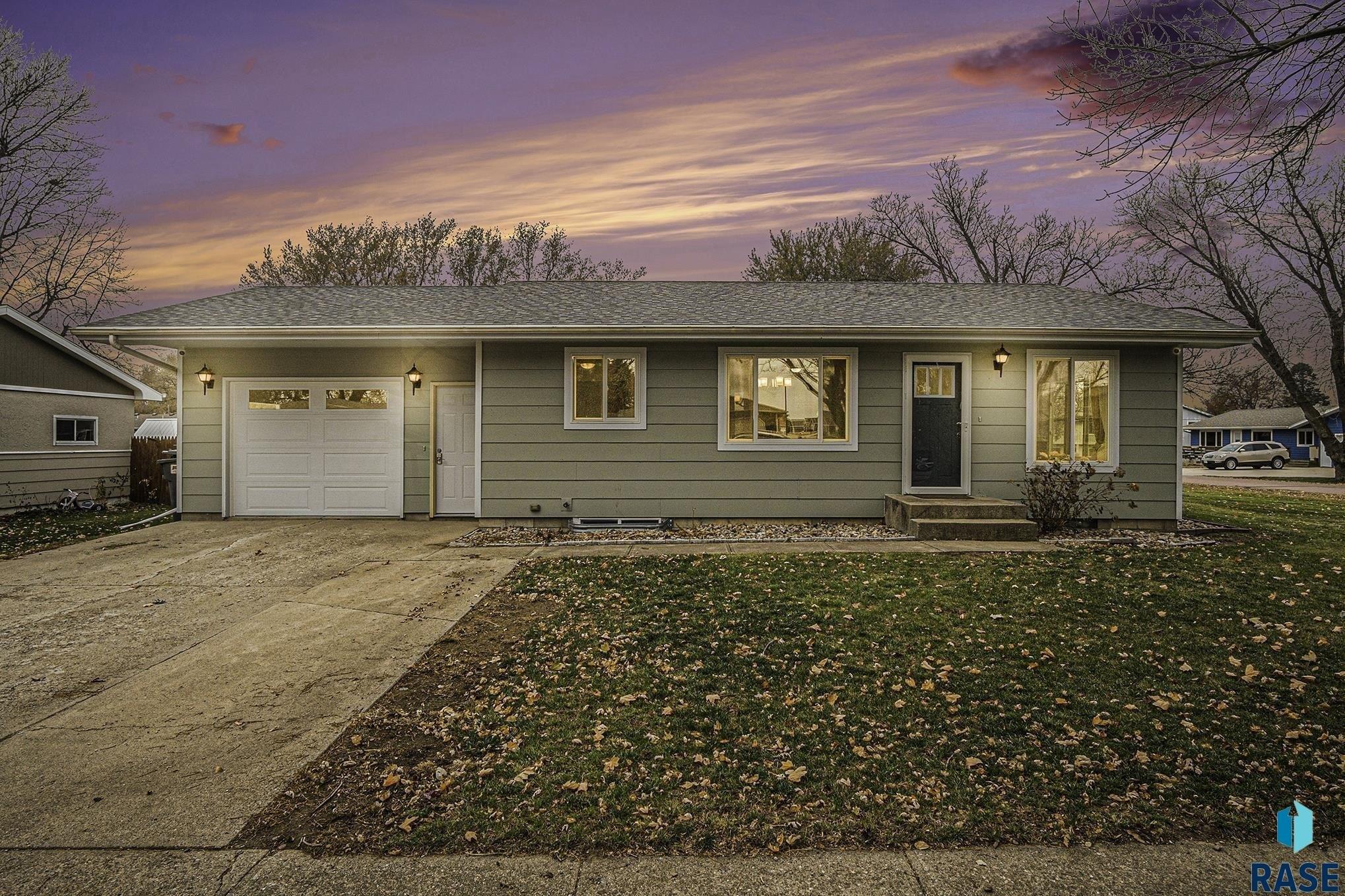 Blaine St, Larchwood, IA 51241