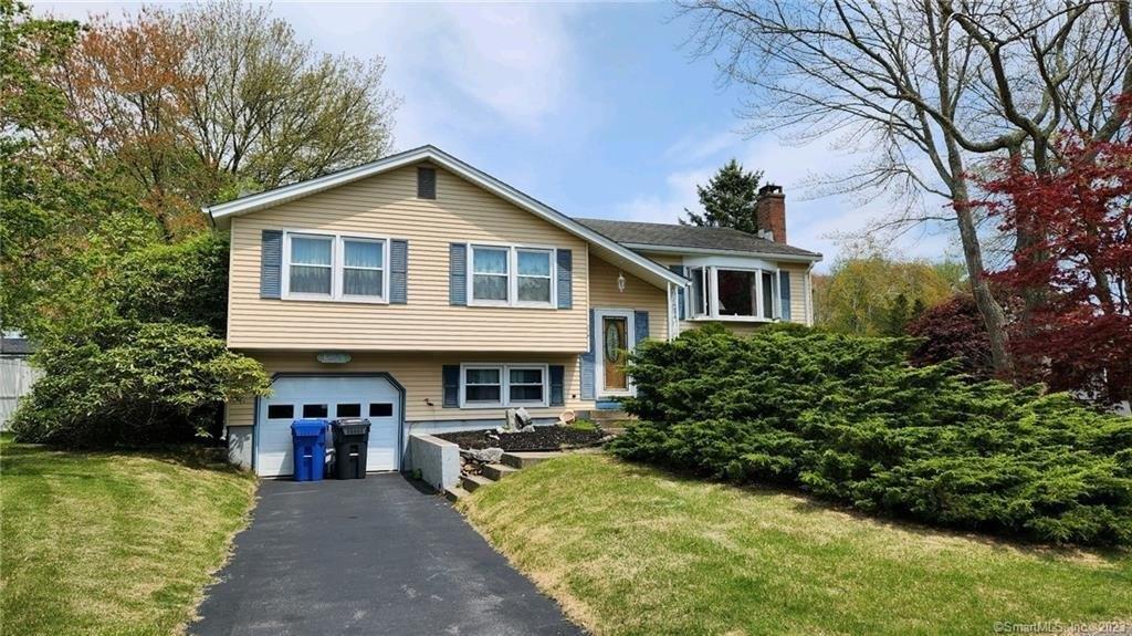 Judson Ave, Mystic, CT 06355