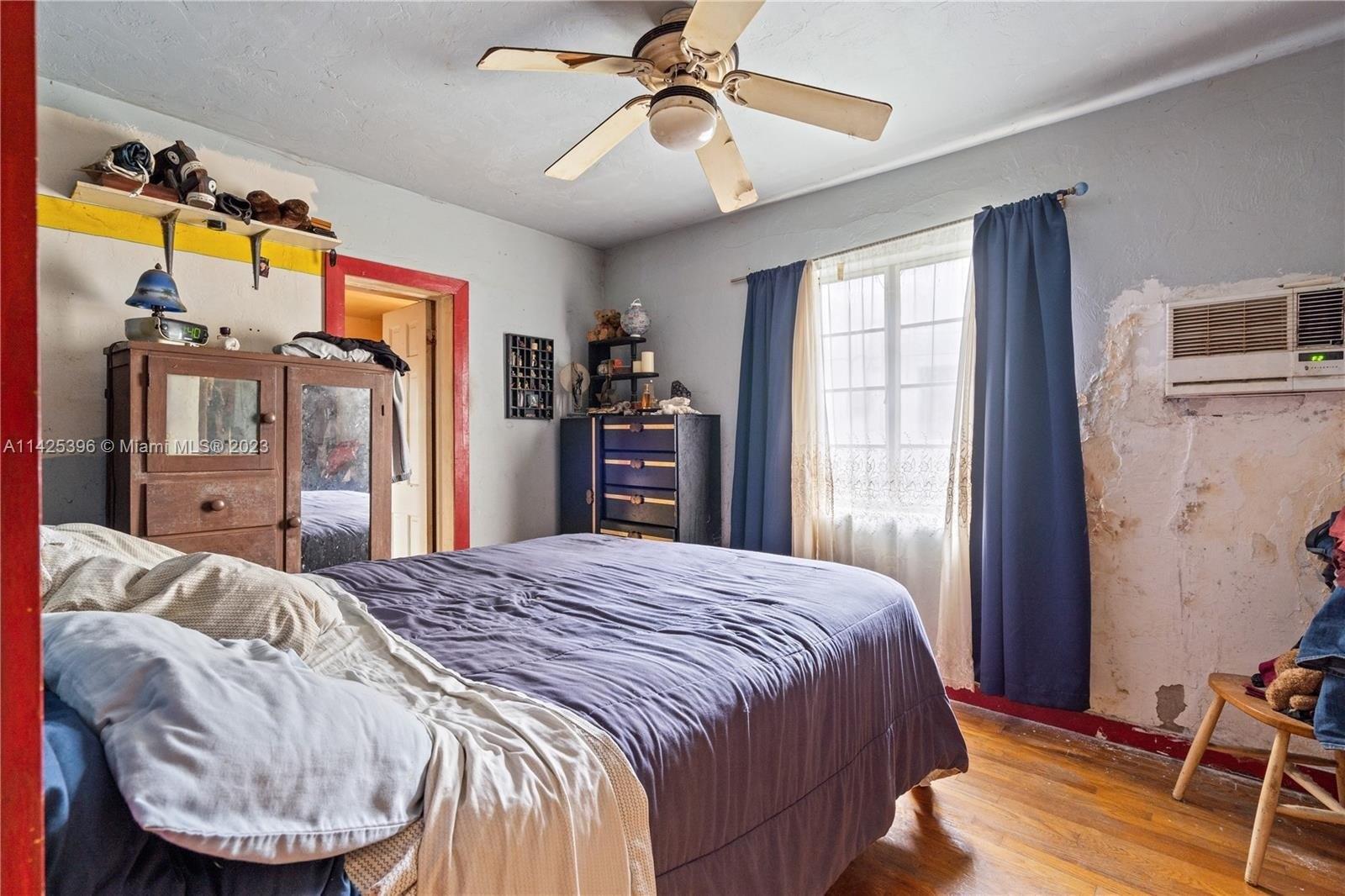 Ne 86th St, El Portal, FL 33138