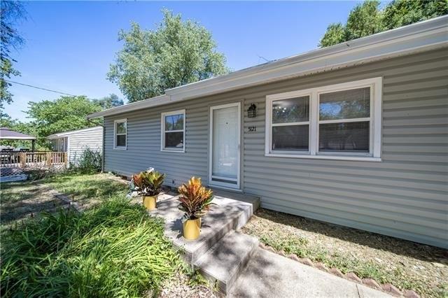N Corrington Ave, Kansas City, MO 64119