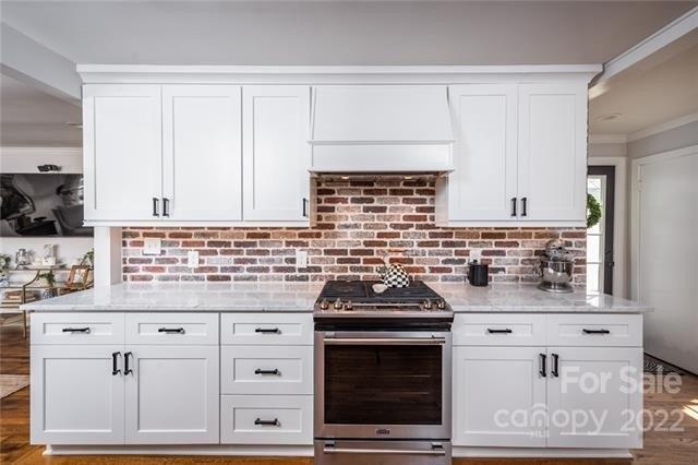 Inwood Dr, Charlotte, NC 28209
