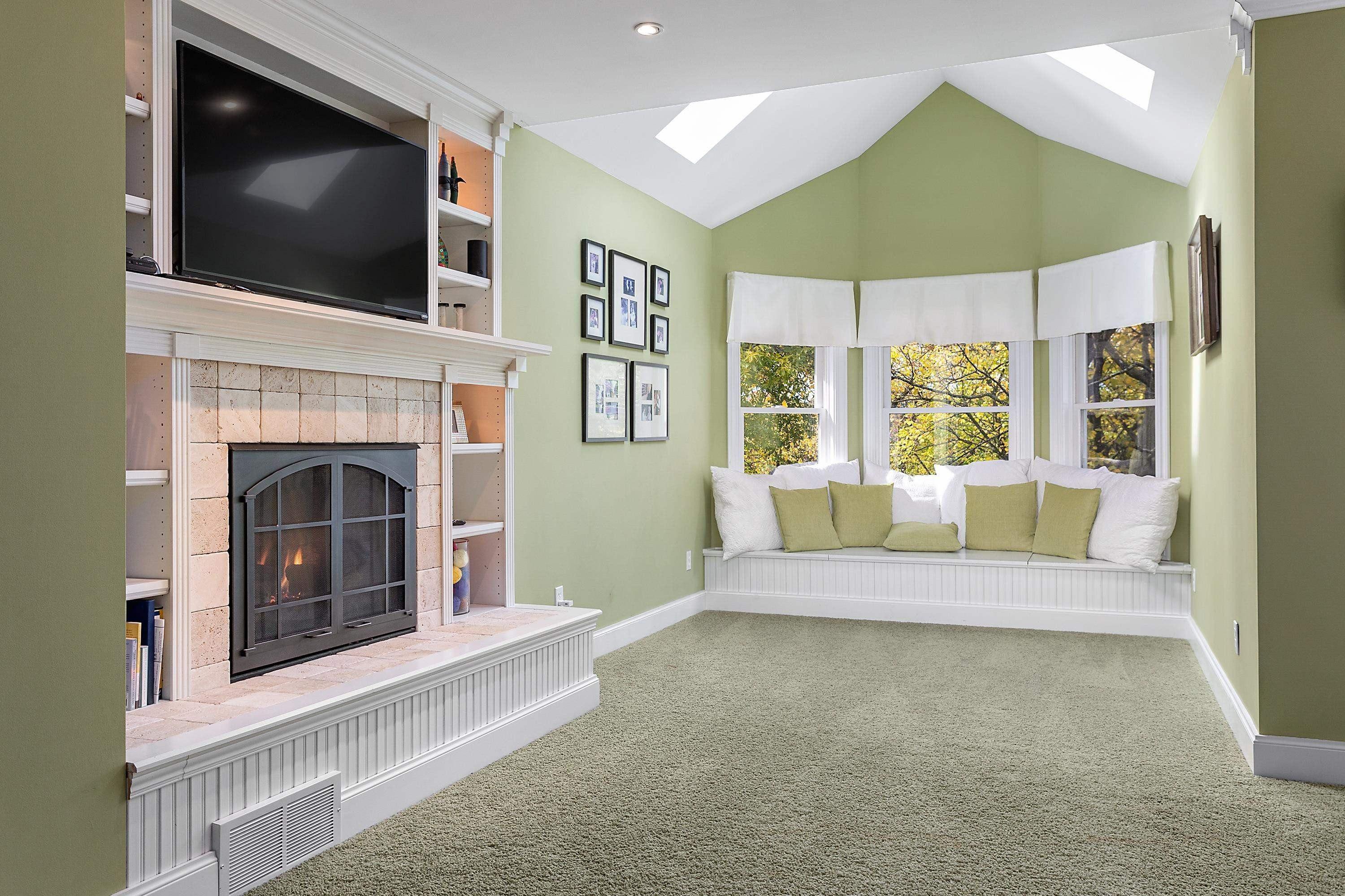 River Dr, Appleton, WI 54915