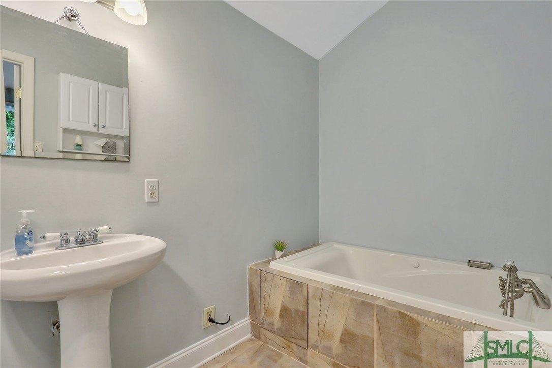 E 57th St, Savannah, GA 31405