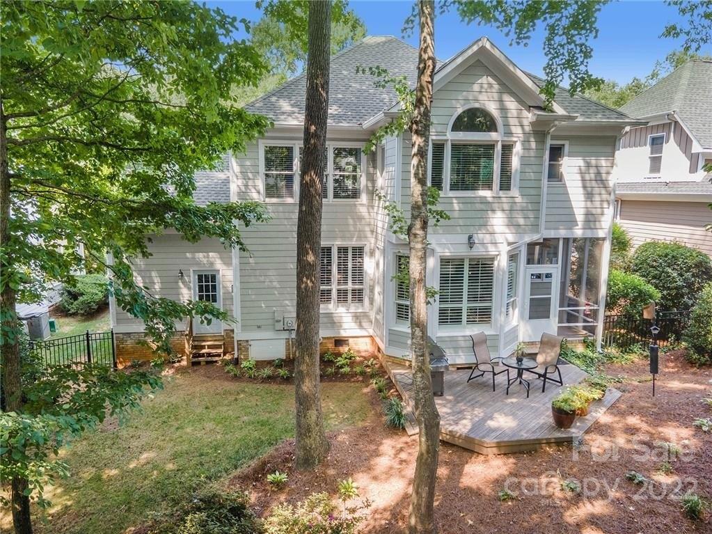 Hagen Knoll Dr, Davidson, NC 28036