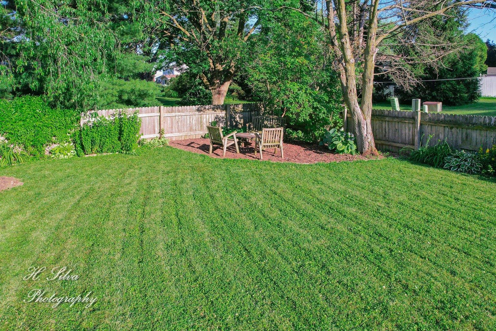 N Lyle Ave, Elgin, IL 60123