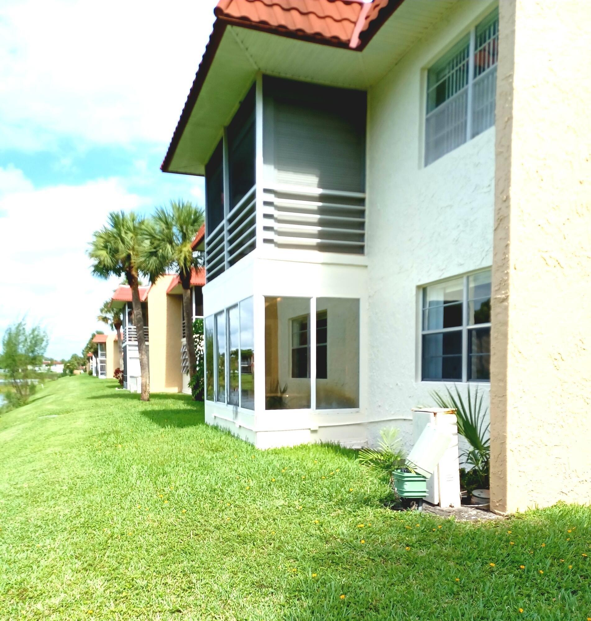 Lake Dora Dr, West Palm Beach, FL 33411