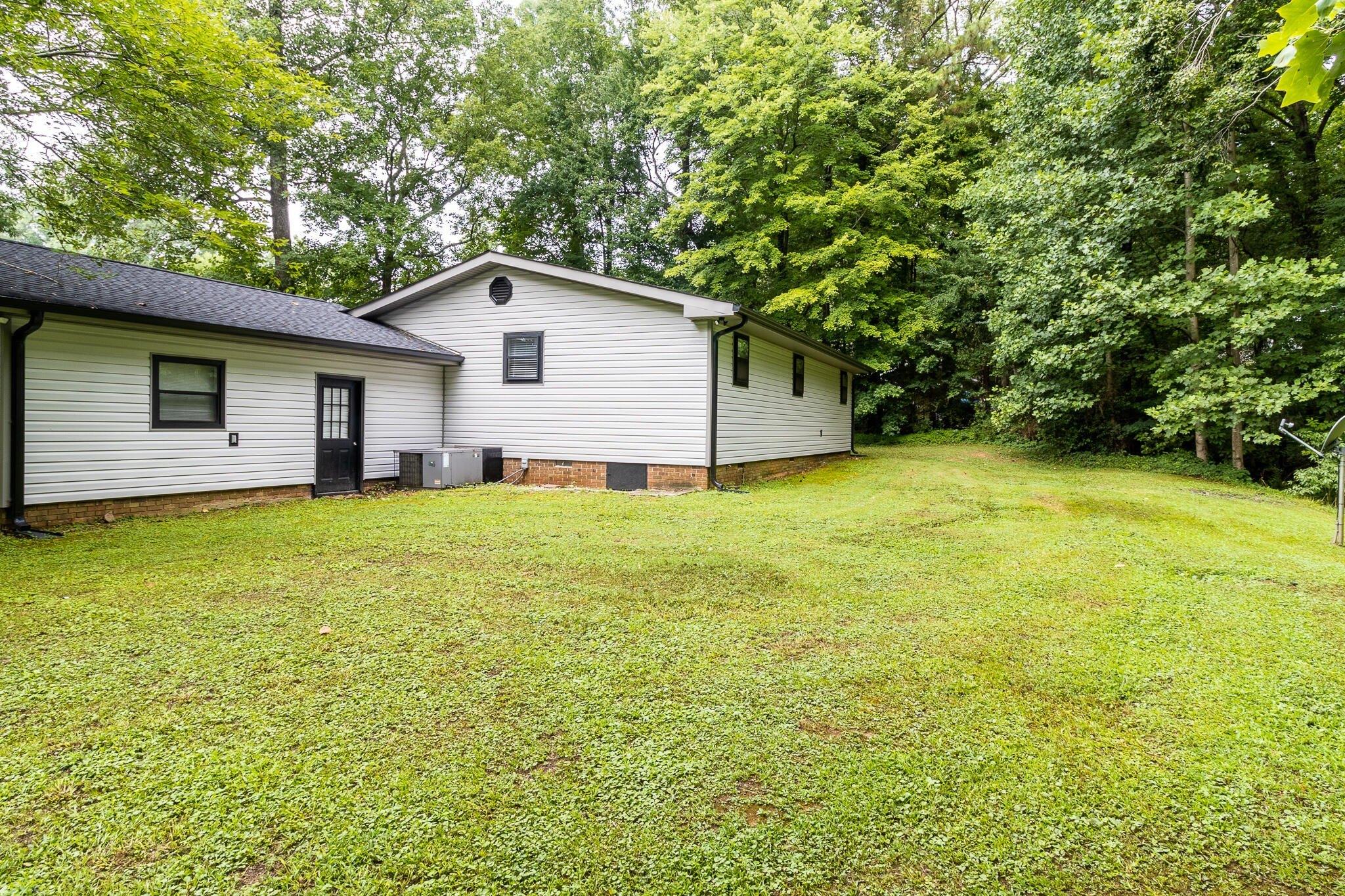 Hackberry Dr, Dalton, GA 30720