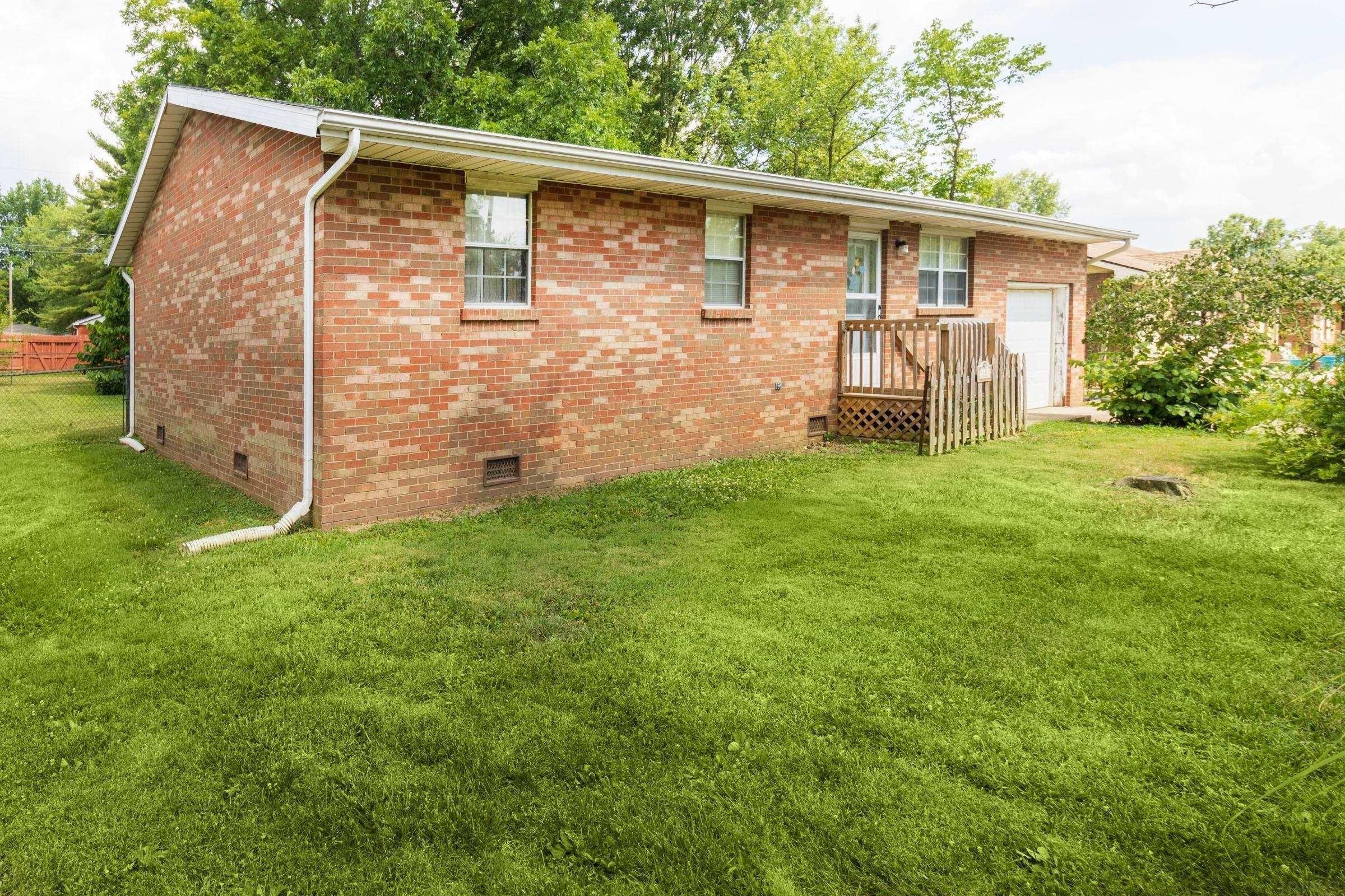 Perkins Dr, Boonville, IN 47601