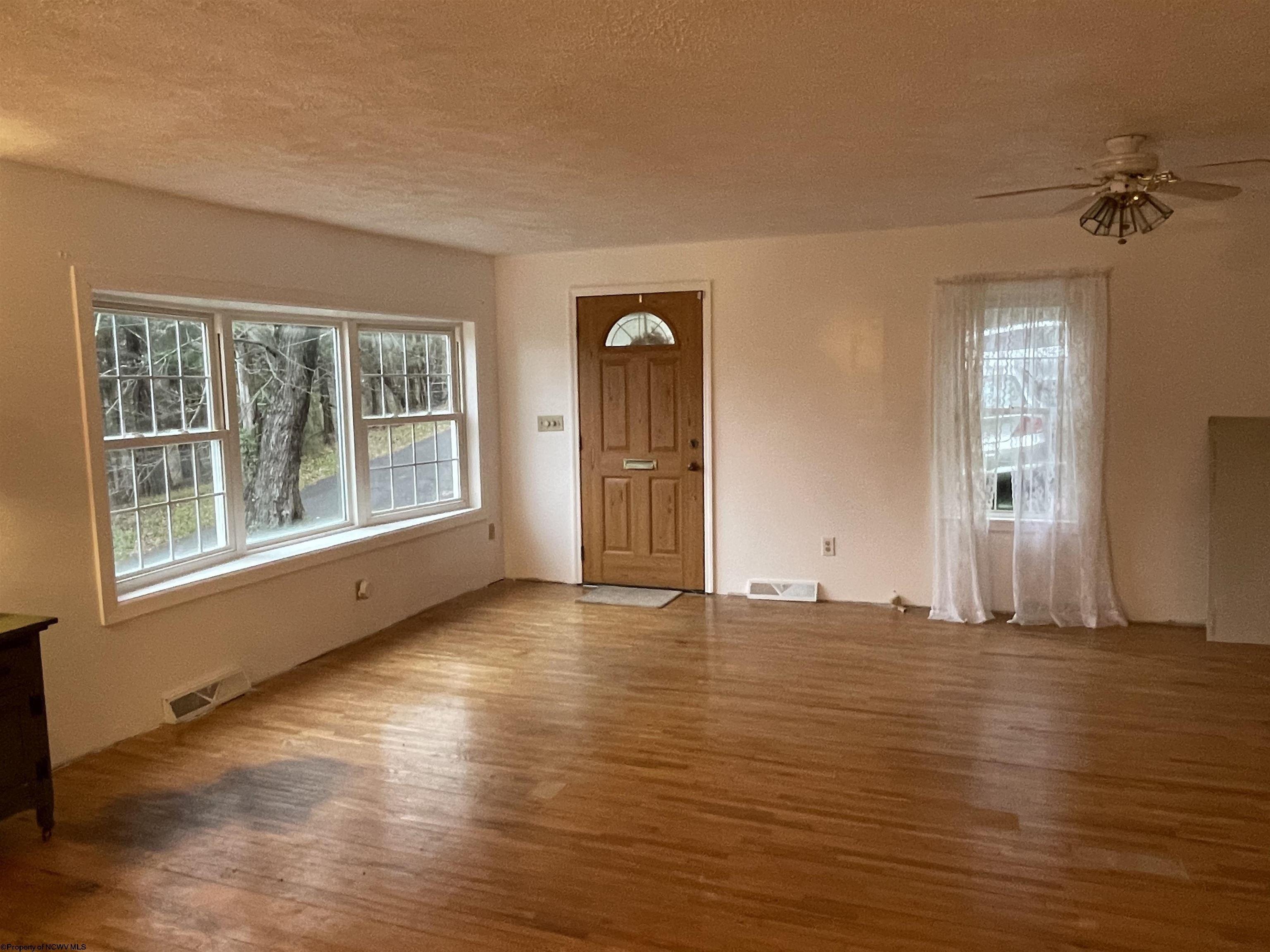 Stealey Ave, Clarksburg, WV 26301