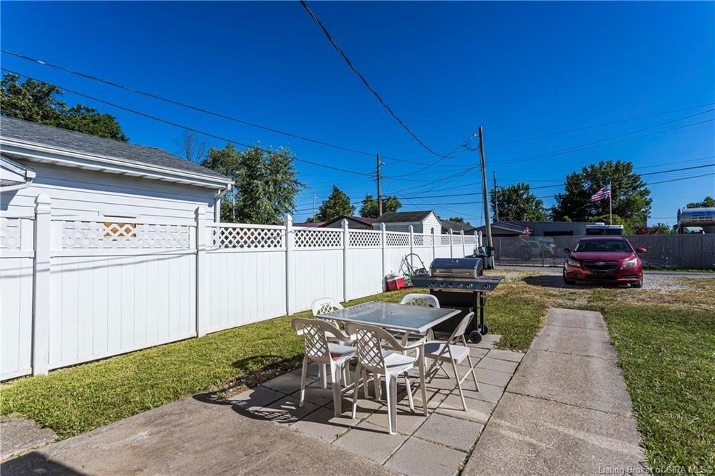 Mcdonald Ave, New Albany, IN 47150