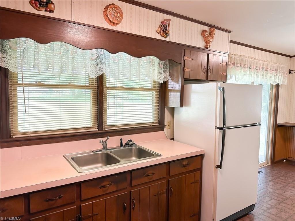 Westview Dr, Mount Airy, NC 27030