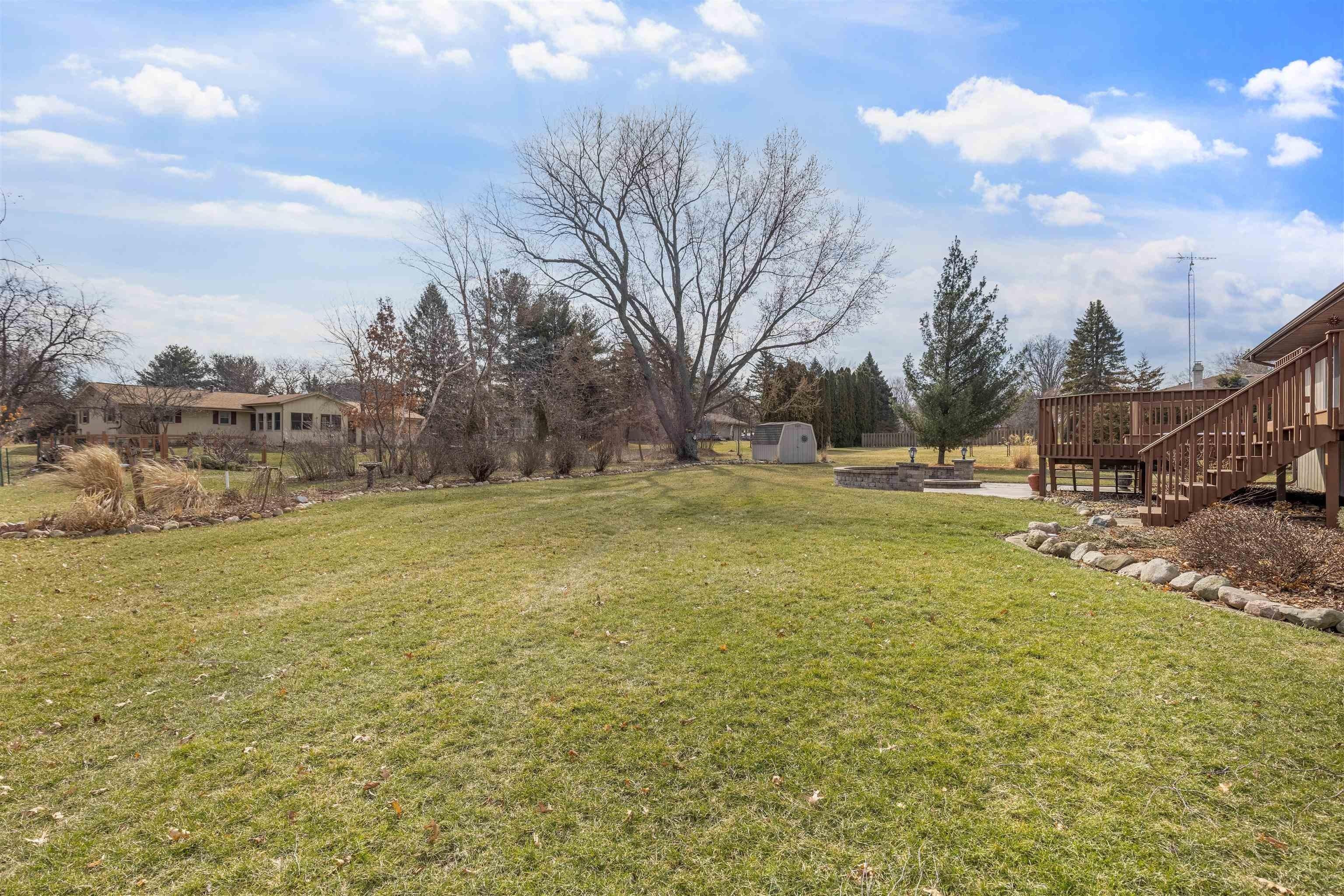 Ral Mar Rd, Rockford, IL 61109