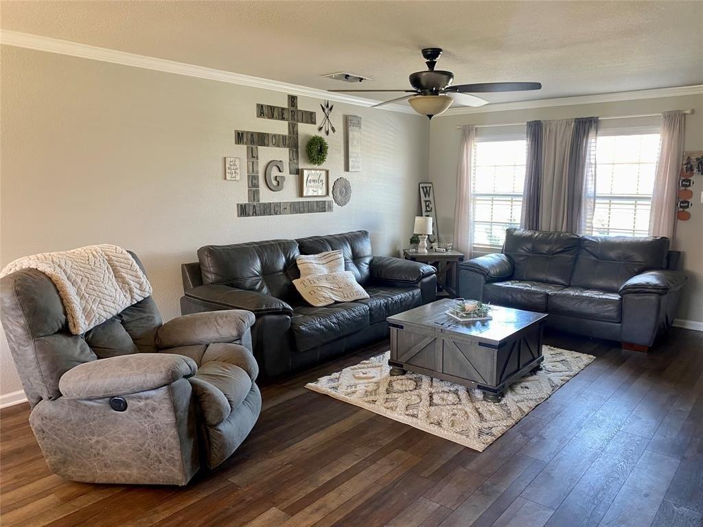 Clarendon Ave, Huntington Park, CA 90255