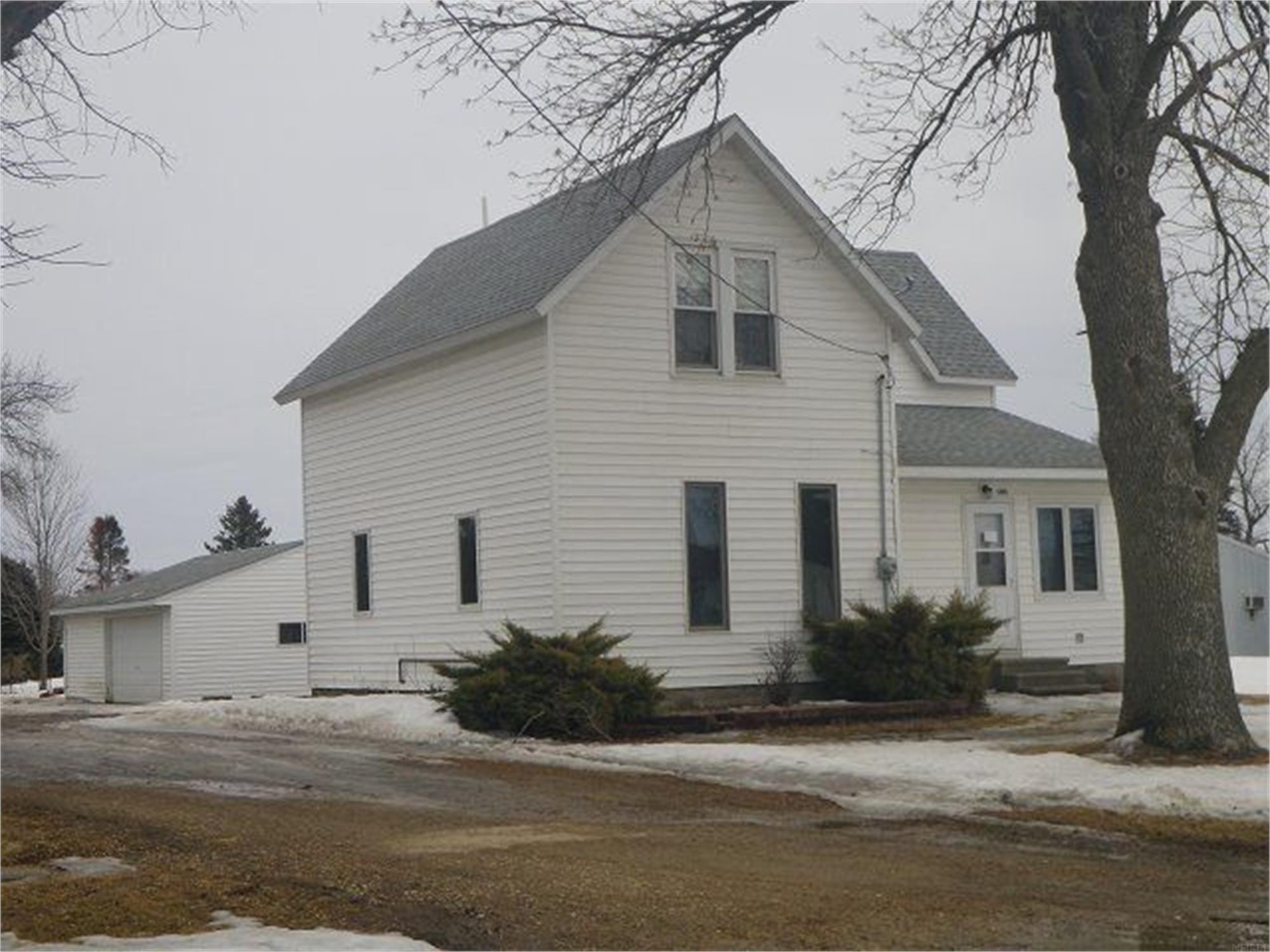 Colfax St, Holland, IA 50642