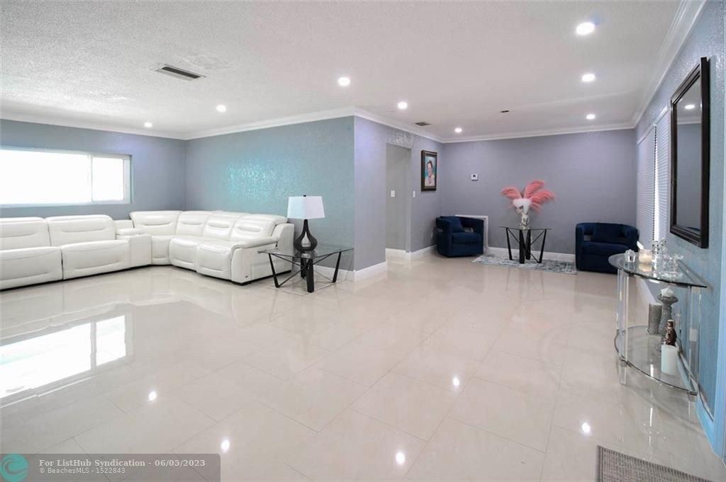 Royal Palm Beach Blvd, Royal Palm Beach, FL 33411