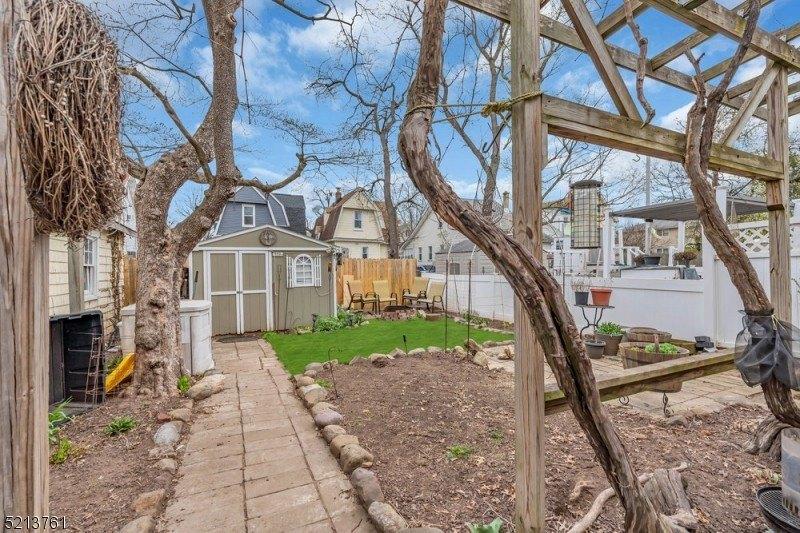 Pershing Ave, Roselle Park, NJ 07204