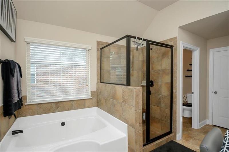Alhambra Cir, Hampton, GA 30228