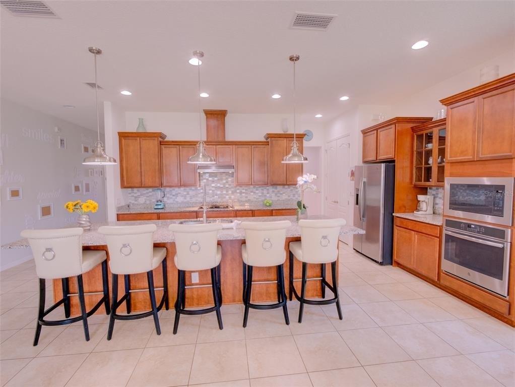 Carmela Ave, Davenport, FL 33897