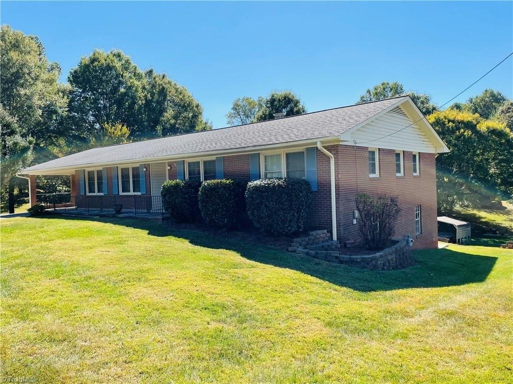 Delta St, Lexington, NC 27295