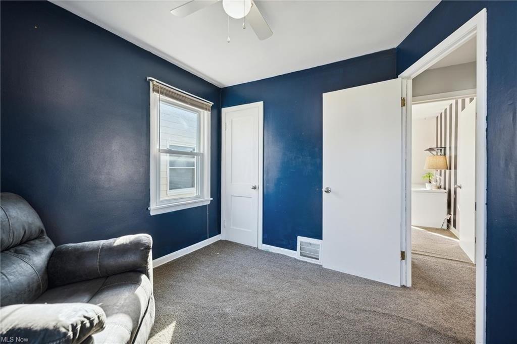 Reddington Ave, Maple Heights, OH 44137