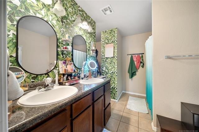 E 132nd St S, Bixby, OK 74008